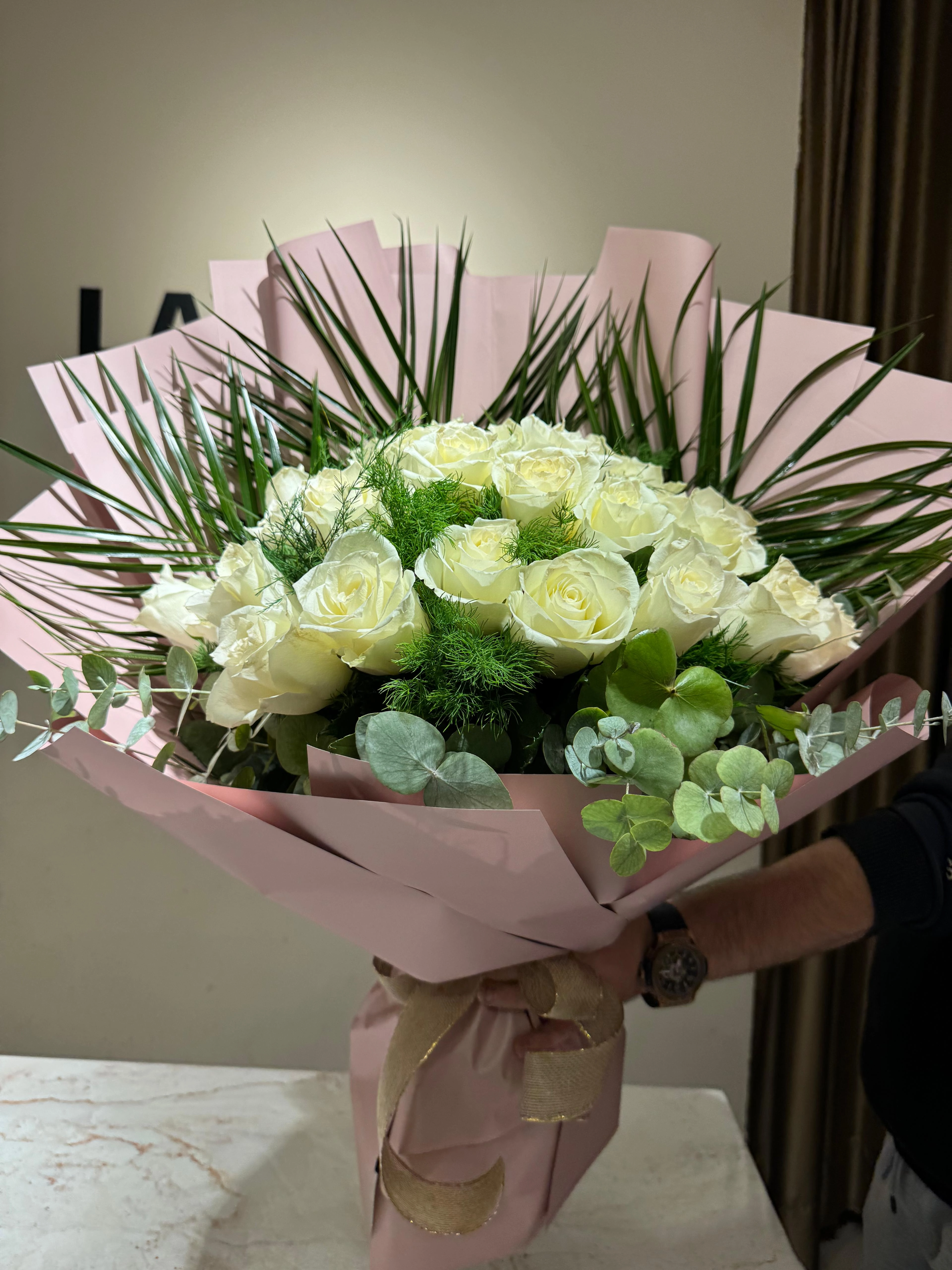 White Roses Buketi